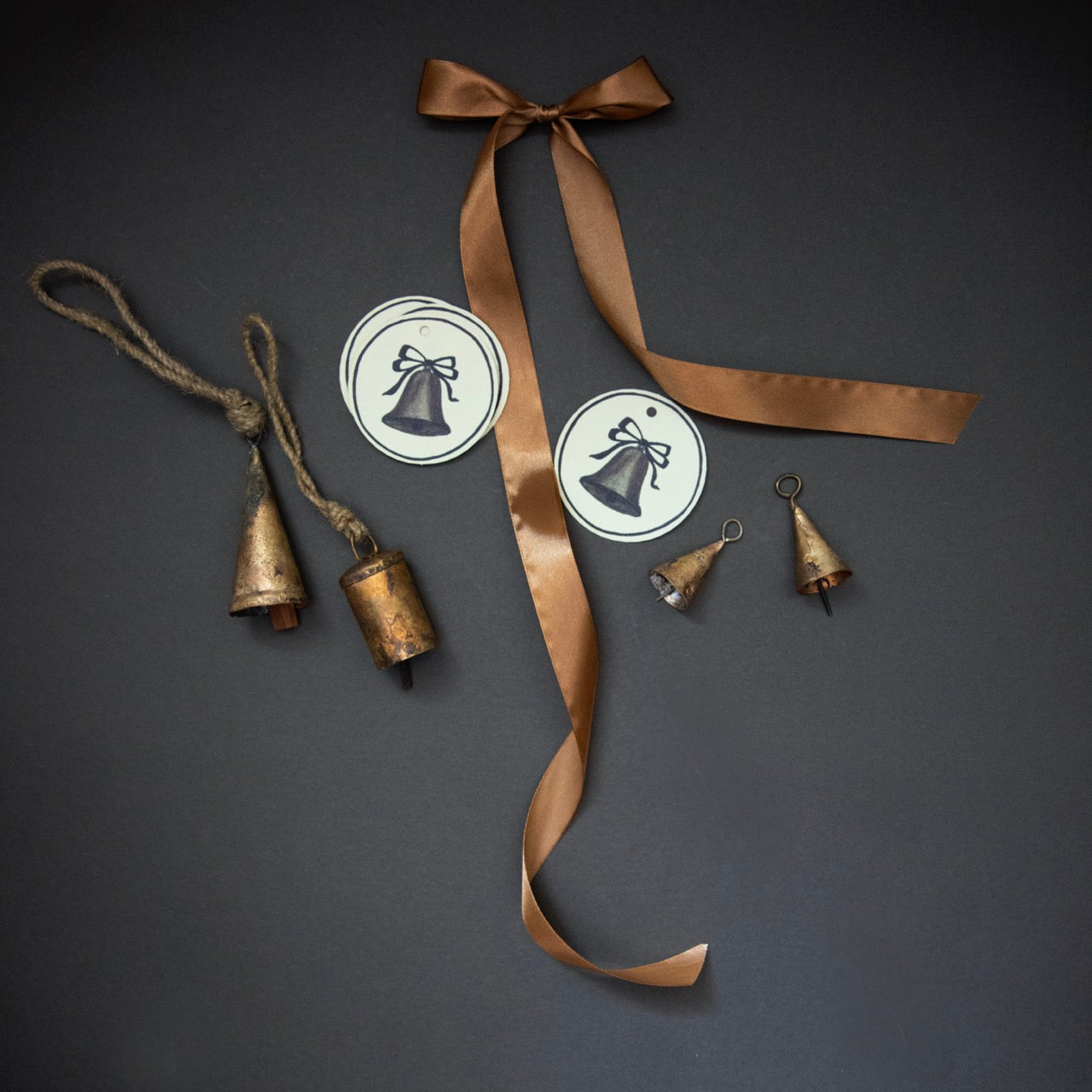 'Sleigh Bell' gift tags