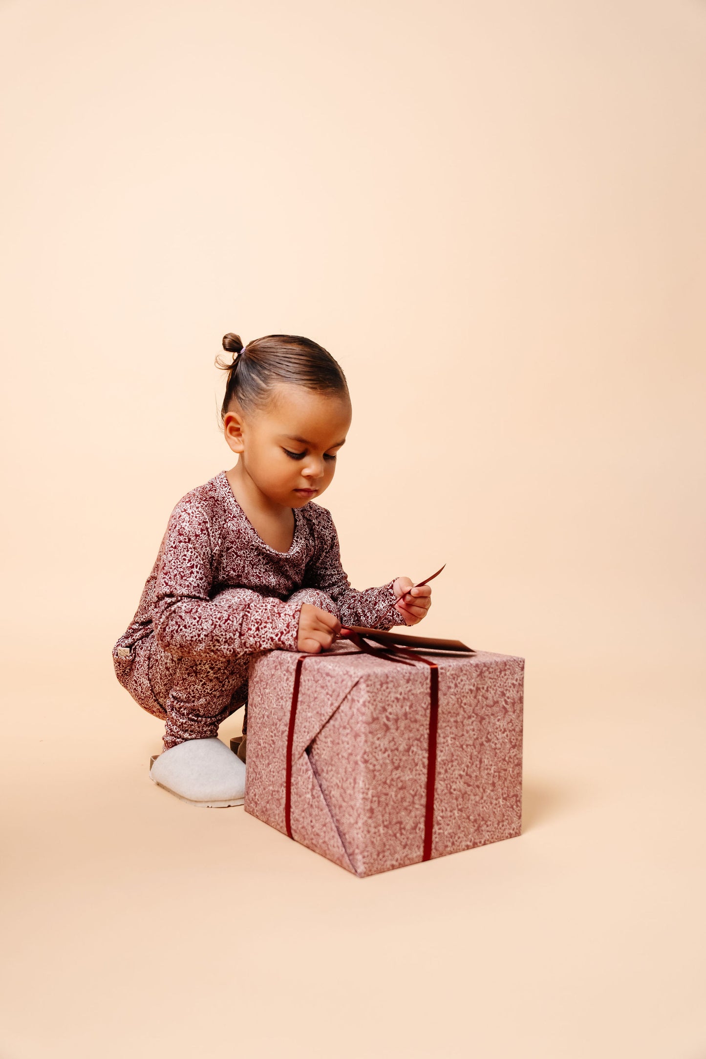 'Holiday Bloom' Wrapping Sheets