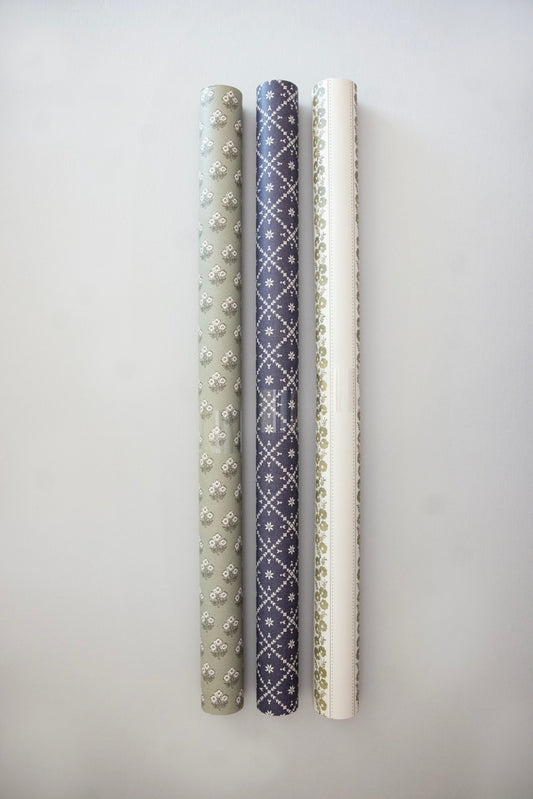 'Yuletide' wrapping paper set