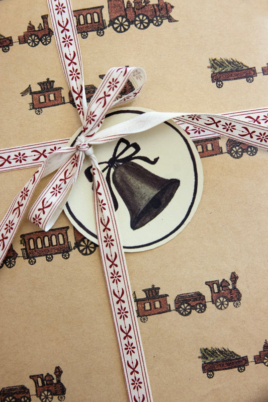'Sleigh Bell' gift tags