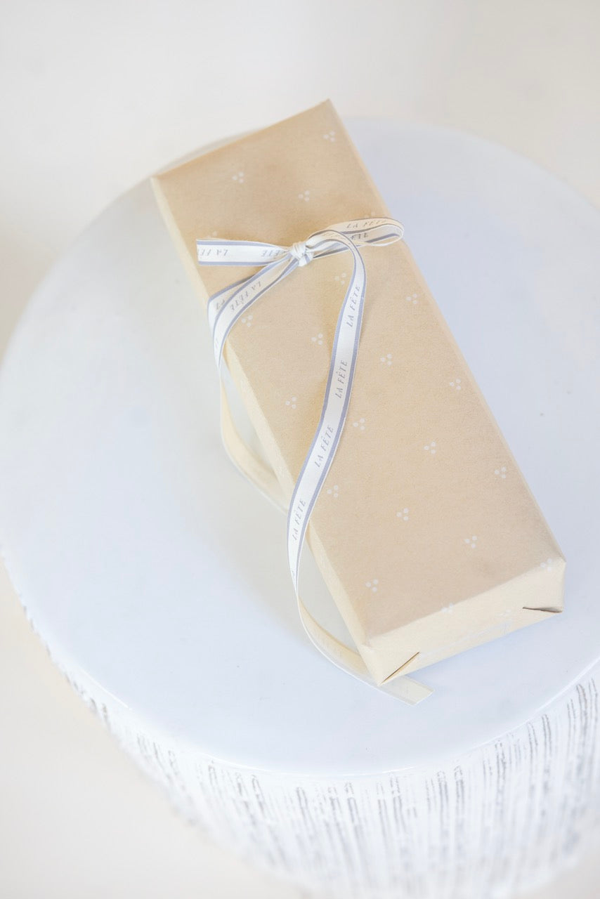 'Dainty Dot' Kraft wrapping paper roll