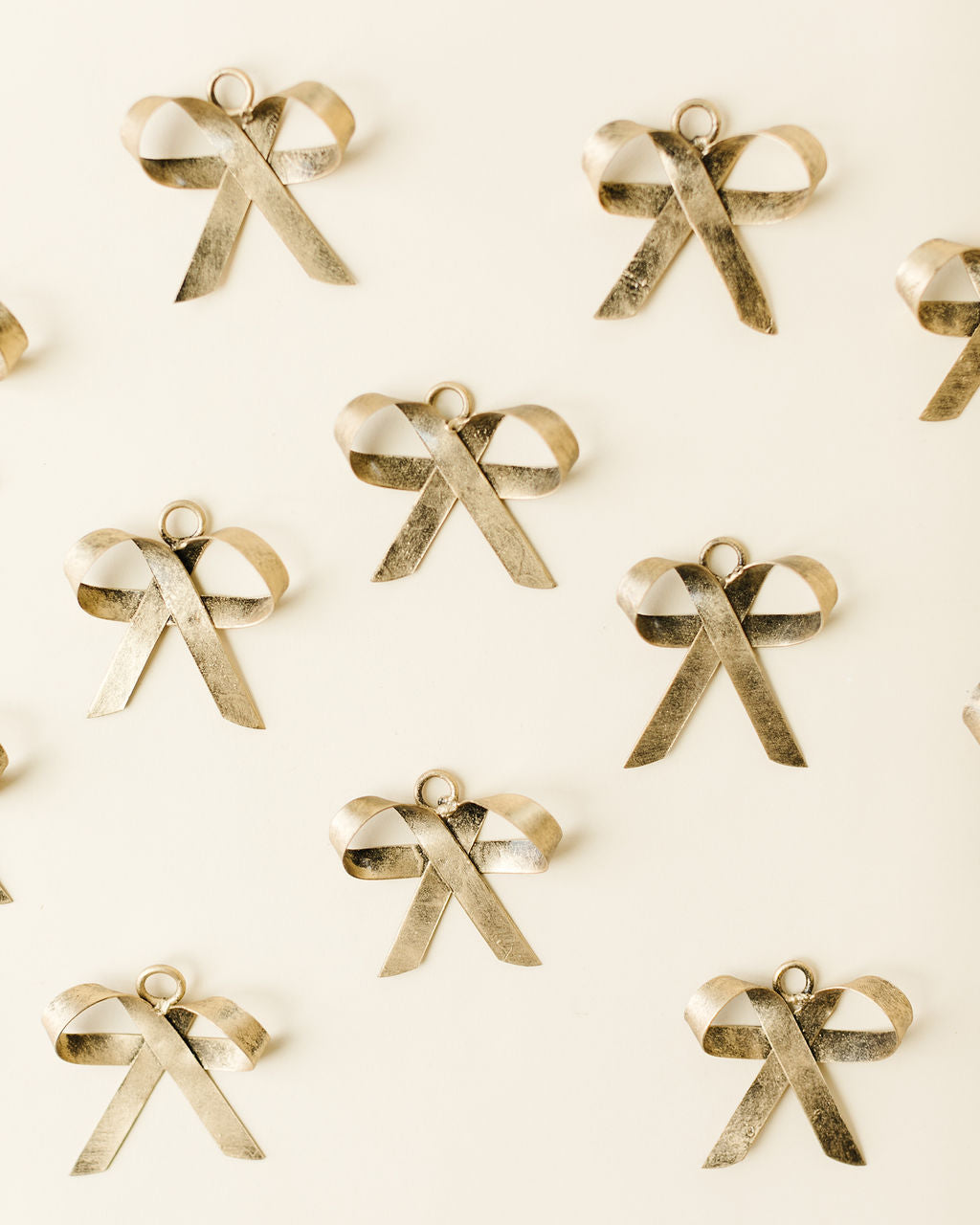 'Brass Bow' Topper
